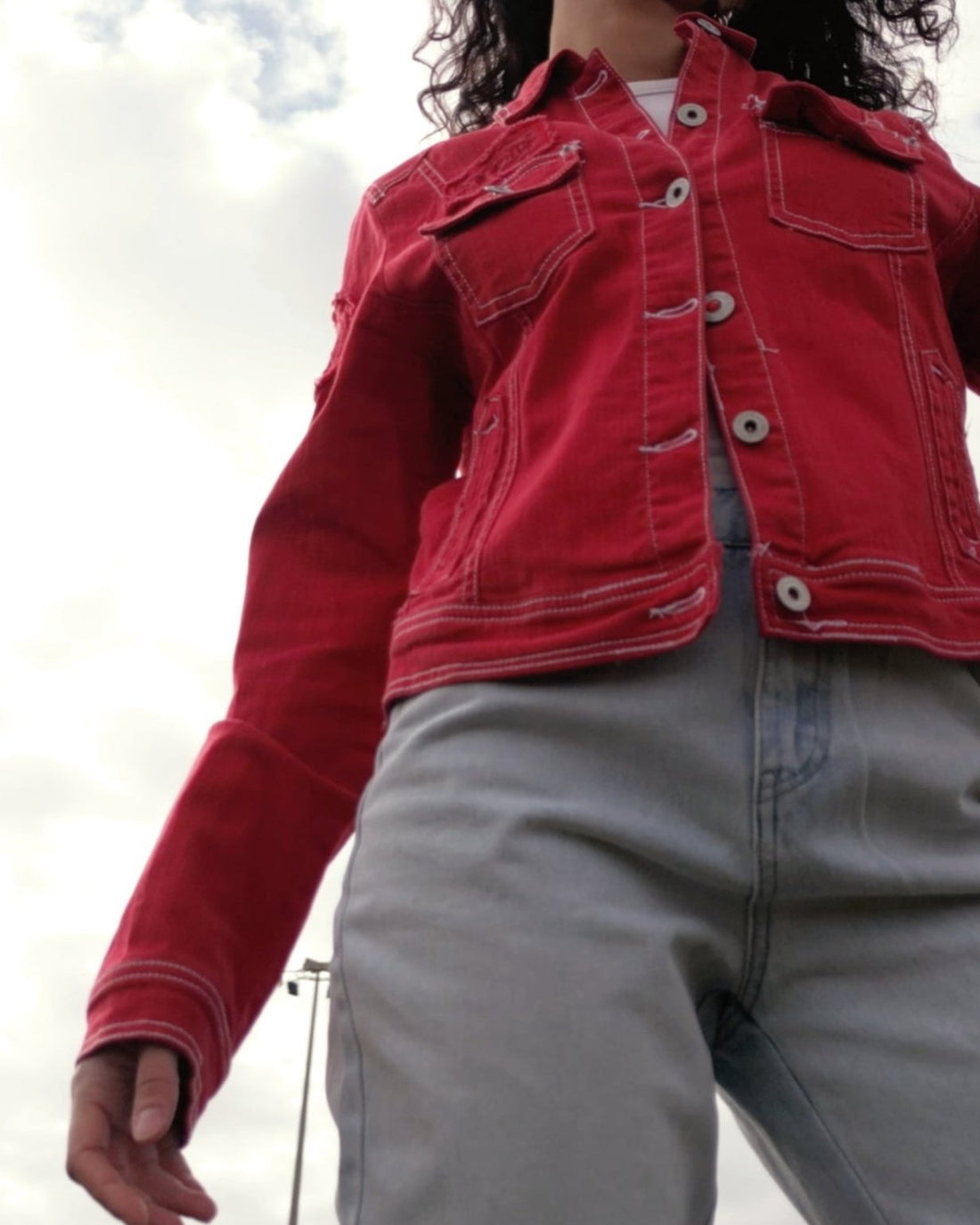 Chaqueta vaquera roja corta