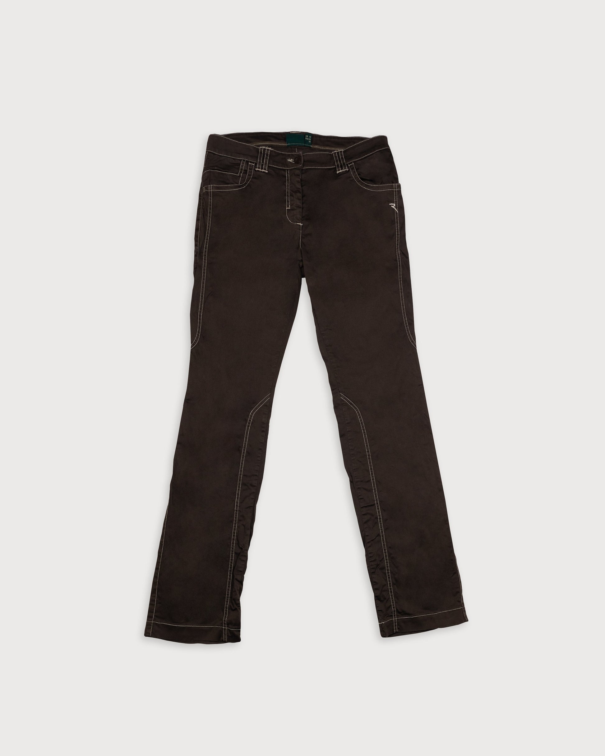 Pantalon largo marron pespuntes blancos